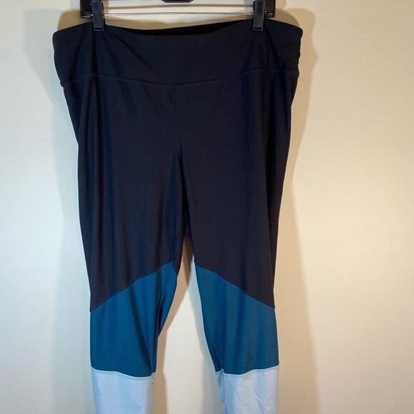 Maurices In Motion Black Pants spandex size 2 - Picture 2 of 7